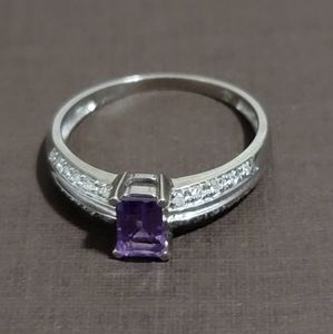 14K Ring with purple gemstone